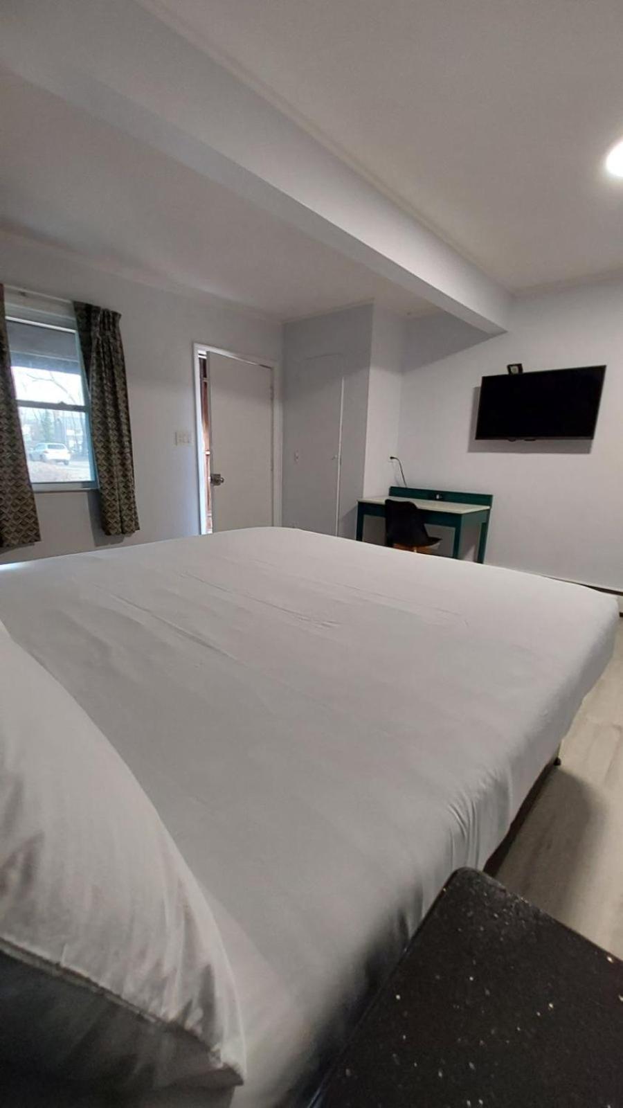 Village Motel Clinton Ngoại thất bức ảnh